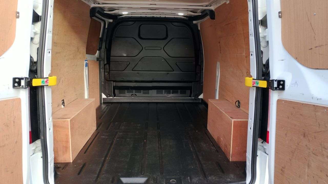 A 2021 FORD TRANSIT CUSTOM L2 H1 Limited Tdci 130 PS LWB 300 With Air Conditioning, Electric Pack, Par A 2021 FORD TRANSIT CUSTOM L2 H1 Limited Tdci 130 PS LWB 300 With Air Conditioning, Electric Pack, Par