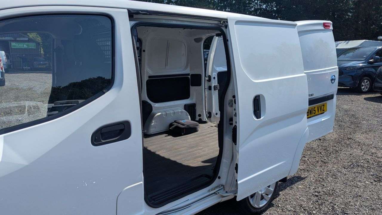 2015 NISSAN E-NV200 2015 NISSAN E-NV200