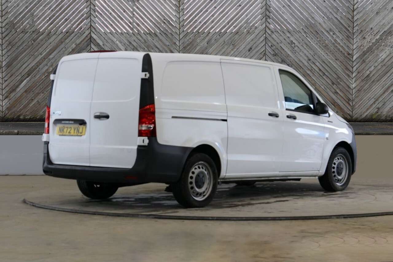 A 2022 MERCEDES-BENZ EVITO 116 e 66 KWH Progressive L2 LWB 115 ps Electric Auto FWD FREE 3 YEAR WARRAN A 2022 MERCEDES-BENZ EVITO 116 e 66 KWH Progressive L2 LWB 115 ps Electric Auto FWD FREE 3 YEAR WARRAN