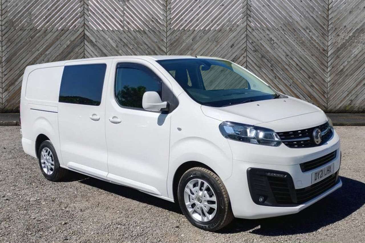 A 2021 VAUXHALL VIVARO Crew Van L2 Turbo D 120 PS Sportive LWB 3100 2.0 LTR Double Cab 6 SEAT FREE A 2021 VAUXHALL VIVARO Crew Van L2 Turbo D 120 PS Sportive LWB 3100 2.0 LTR Double Cab 6 SEAT FREE
