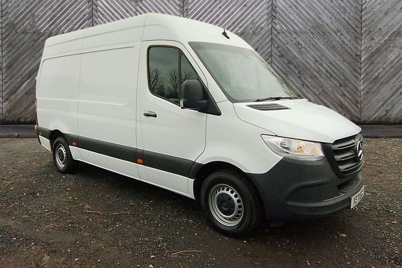 A 2021 MERCEDES-BENZ SPRINTER L2 H2 315 CDI MWB High Roof Progressive 150 ps FREE 3 YEAR WARRANTY COVER O A 2021 MERCEDES-BENZ SPRINTER L2 H2 315 CDI MWB High Roof Progressive 150 ps FREE 3 YEAR WARRANTY COVER O