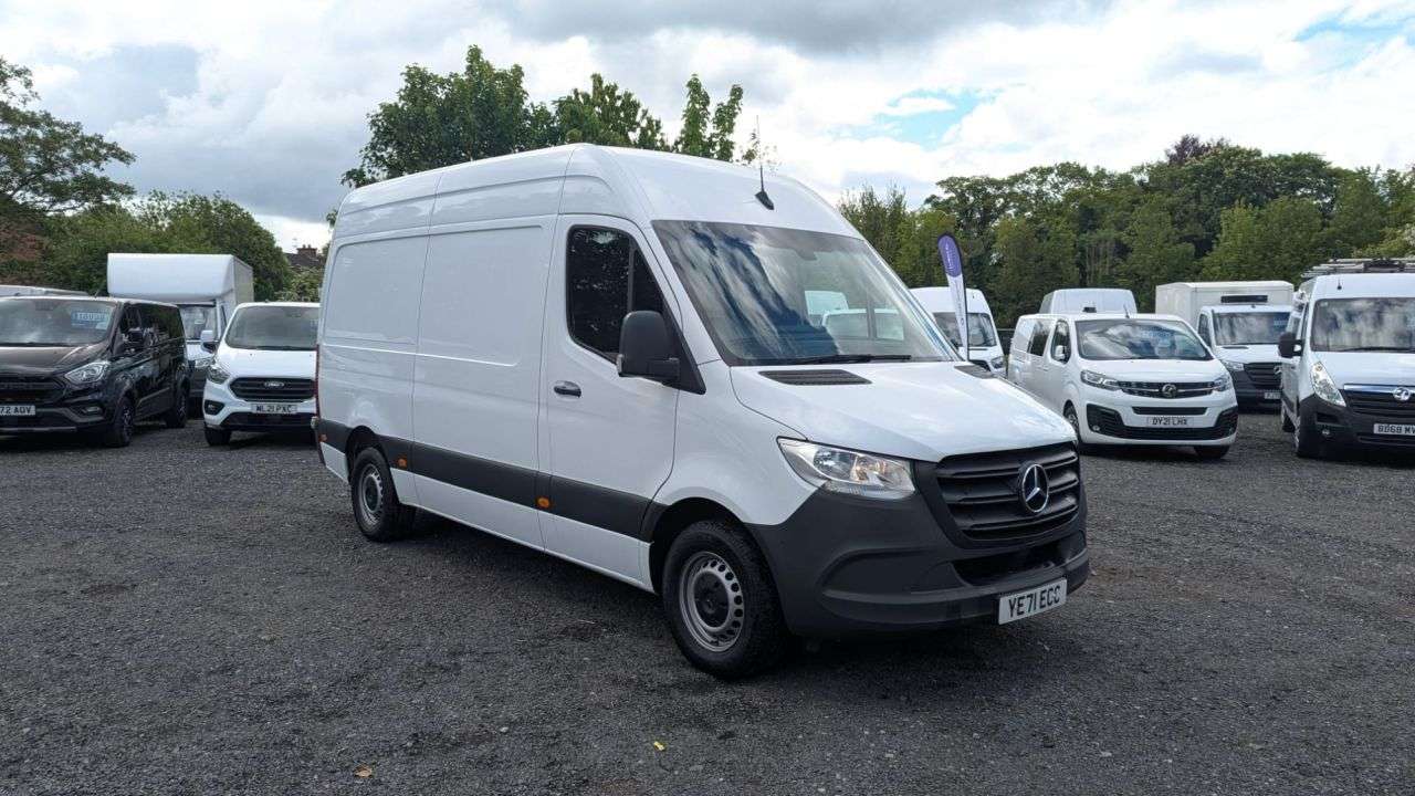 A 2021 MERCEDES-BENZ SPRINTER L2 H2 315 CDI MWB High Roof Progressive 150 ps FREE 3 YEAR WARRANTY COVER O A 2021 MERCEDES-BENZ SPRINTER L2 H2 315 CDI MWB High Roof Progressive 150 ps FREE 3 YEAR WARRANTY COVER O