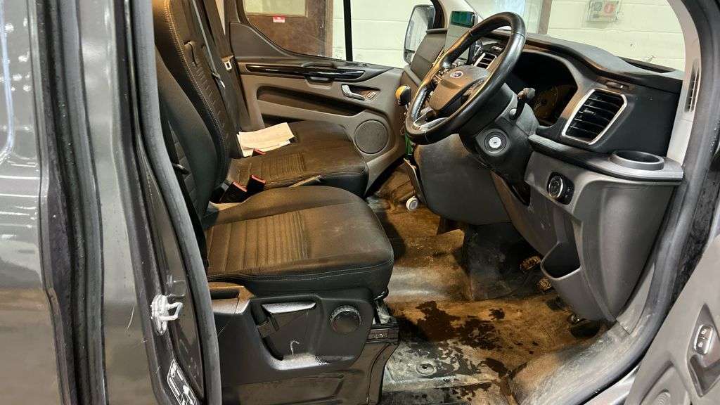 A 2021 FORD TRANSIT CUSTOM Limited L1 H1 Tdci 130 PS SWB finished in Magnetic Grey . This Ford Transit A 2021 FORD TRANSIT CUSTOM Limited L1 H1 Tdci 130 PS SWB finished in Magnetic Grey . This Ford Transit