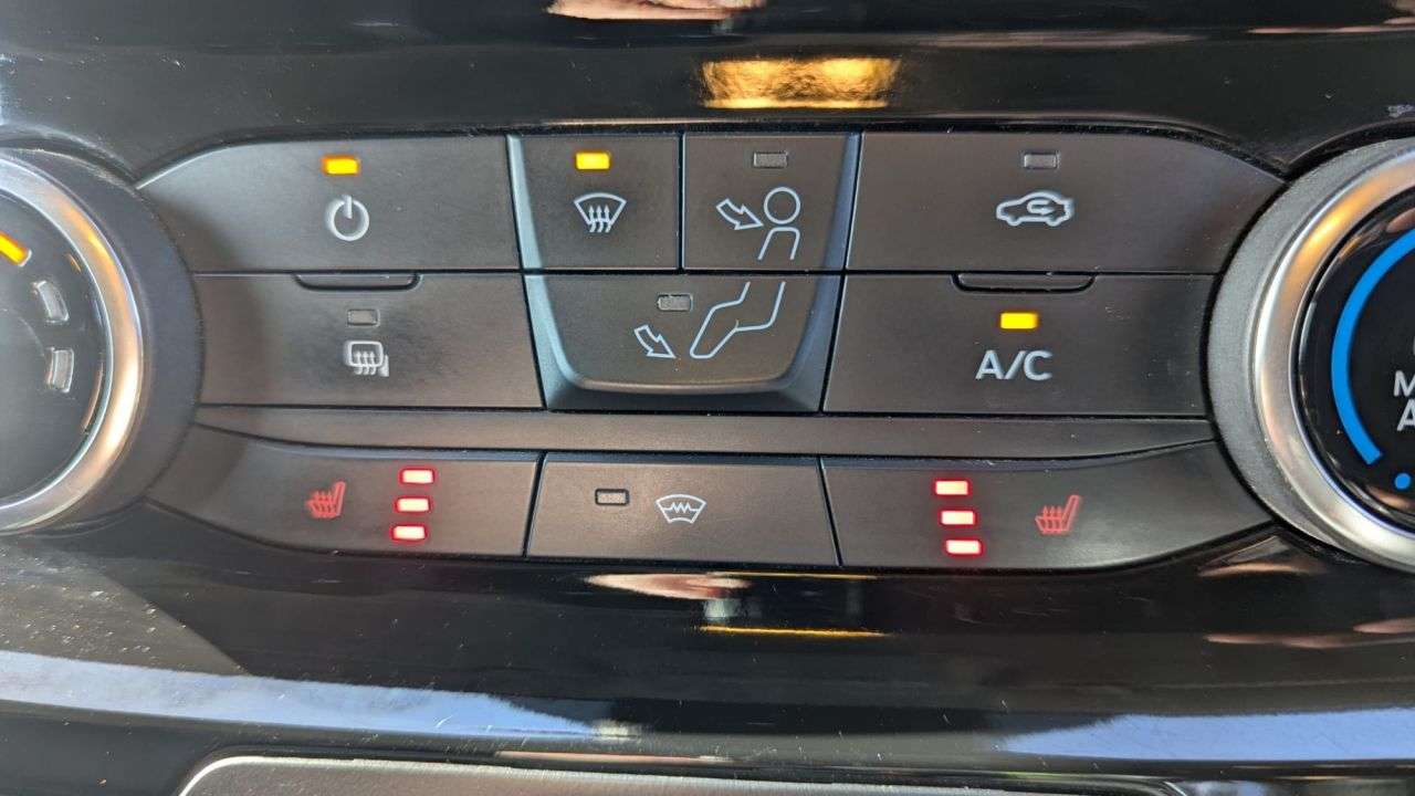 A 2021 FORD TRANSIT CUSTOM Limited L1 H1 Tdci 130 PS SWB FREE 3 YEAR WARRANTY COVER WITH THIS VAN fini A 2021 FORD TRANSIT CUSTOM Limited L1 H1 Tdci 130 PS SWB FREE 3 YEAR WARRANTY COVER WITH THIS VAN fini