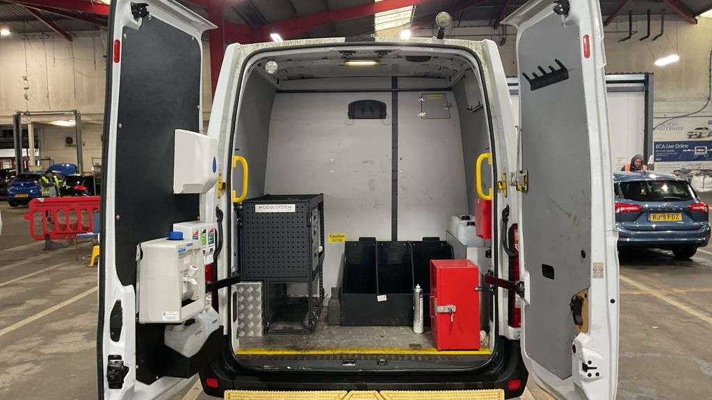 A 2019 VAUXHALL MOVANO L2 H2 Crew Van with Integrated Mess Unit With Air Conditioning Cdti 130 PS. A 2019 VAUXHALL MOVANO L2 H2 Crew Van with Integrated Mess Unit With Air Conditioning Cdti 130 PS.