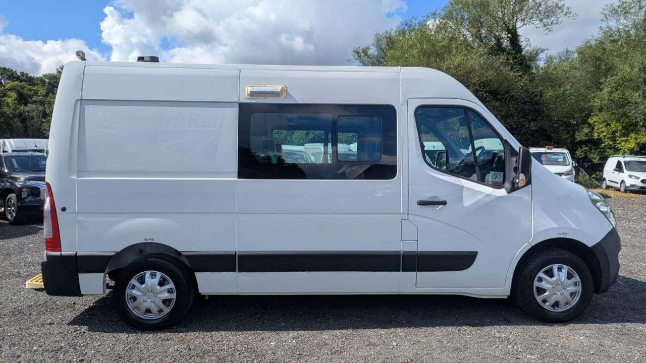 A 2019 VAUXHALL MOVANO L2 H2 Crew Van with Integrated Mess Unit With Air Conditioning Cdti 130 PS. A 2019 VAUXHALL MOVANO L2 H2 Crew Van with Integrated Mess Unit With Air Conditioning Cdti 130 PS.