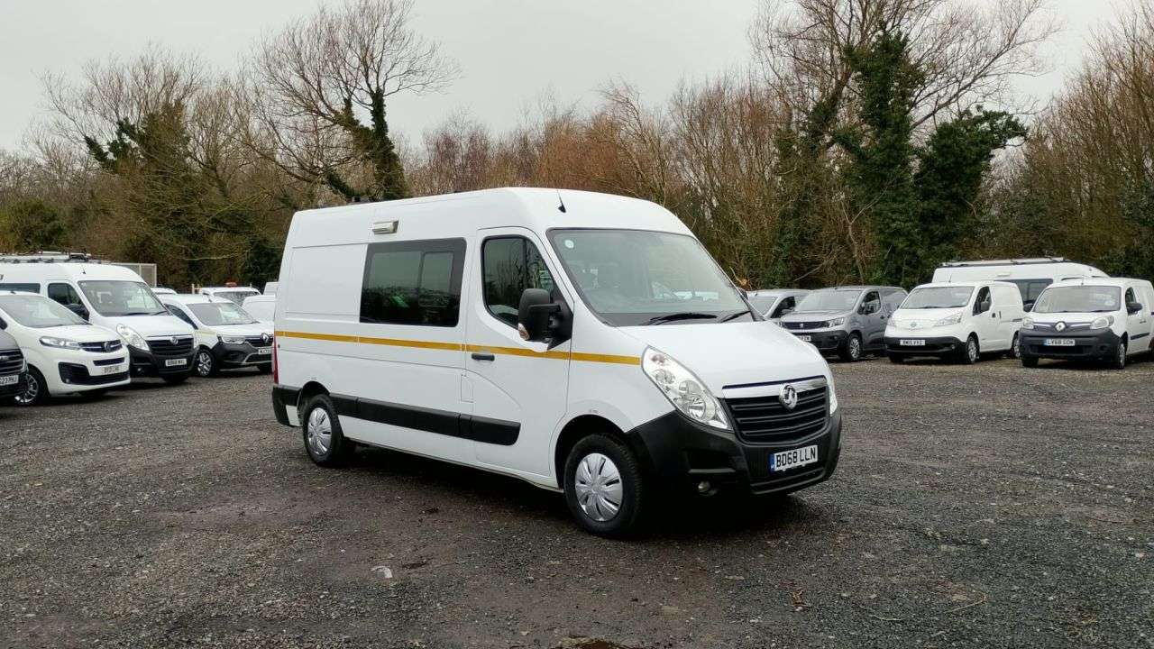 A 2019 VAUXHALL MOVANO L2 H2 Crew Van with Integrated Mess Unit With Air Conditioning Cdti 130 PS. A 2019 VAUXHALL MOVANO L2 H2 Crew Van with Integrated Mess Unit With Air Conditioning Cdti 130 PS.