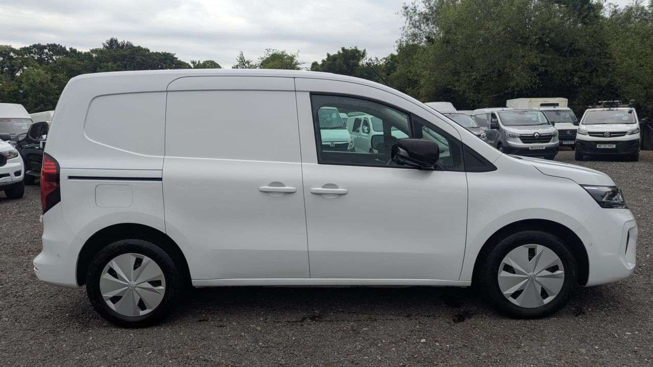 A 2023 NISSAN TOWNSTAR Tekna Panel Van 6dr Electric Auto L1 (122 ps) 45 KWH AVAILABLE NOW: FREE 3 A 2023 NISSAN TOWNSTAR Tekna Panel Van 6dr Electric Auto L1 (122 ps) 45 KWH AVAILABLE NOW: FREE 3