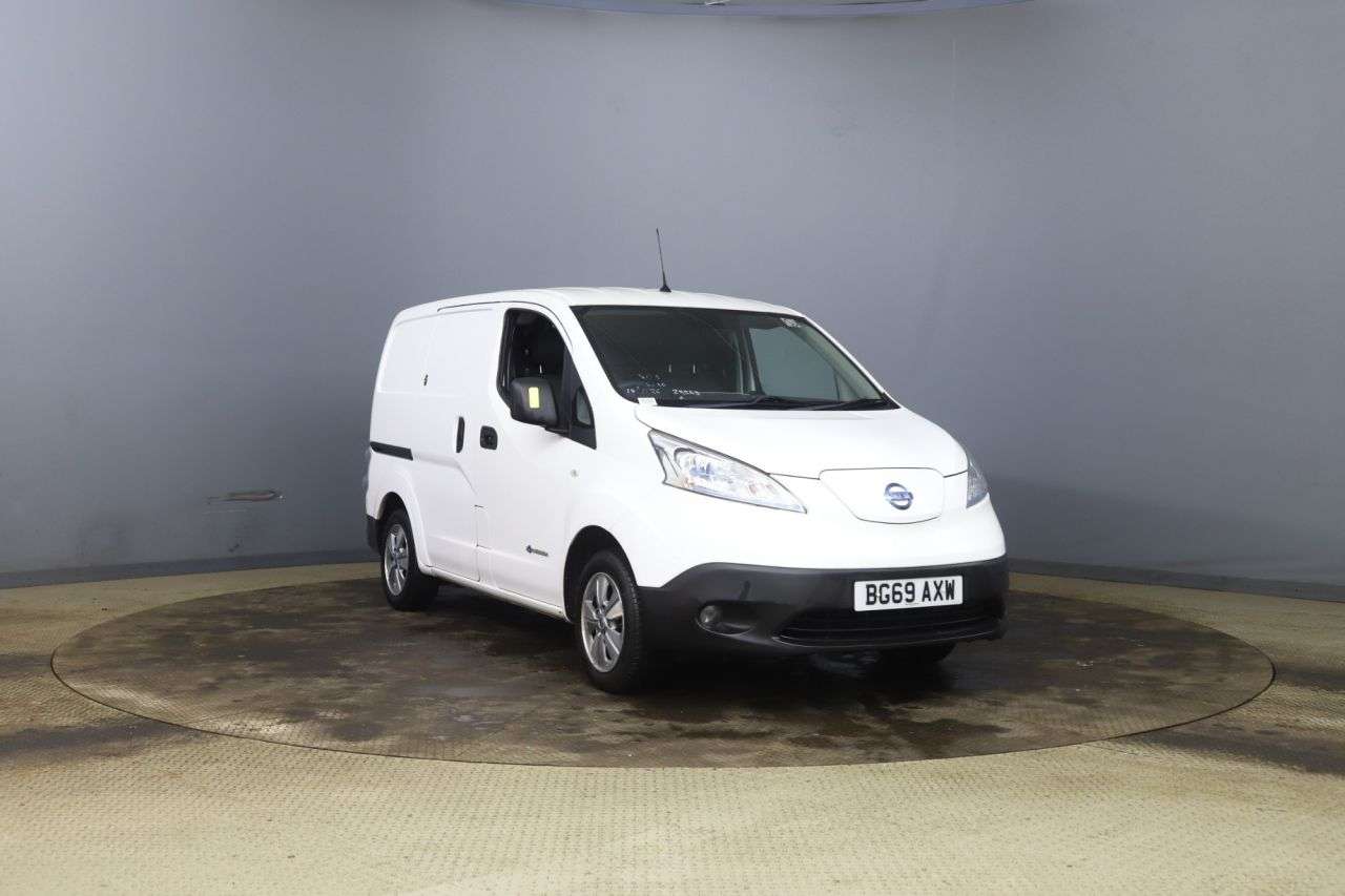 A 2020 NISSAN E-NV200 Tekna Panel Van 40 KWH 5dr Electric Auto SWB (Quick Charge) (109 ps) .Prese A 2020 NISSAN E-NV200 Tekna Panel Van 40 KWH 5dr Electric Auto SWB (Quick Charge) (109 ps) .Prese