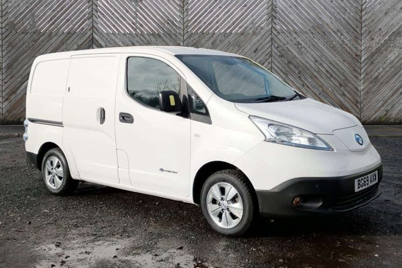 A 2020 NISSAN E-NV200 Tekna Panel Van 40 KWH 5dr Electric Auto SWB (Quick Charge) (109 ps) FREE 3 A 2020 NISSAN E-NV200 Tekna Panel Van 40 KWH 5dr Electric Auto SWB (Quick Charge) (109 ps) FREE 3