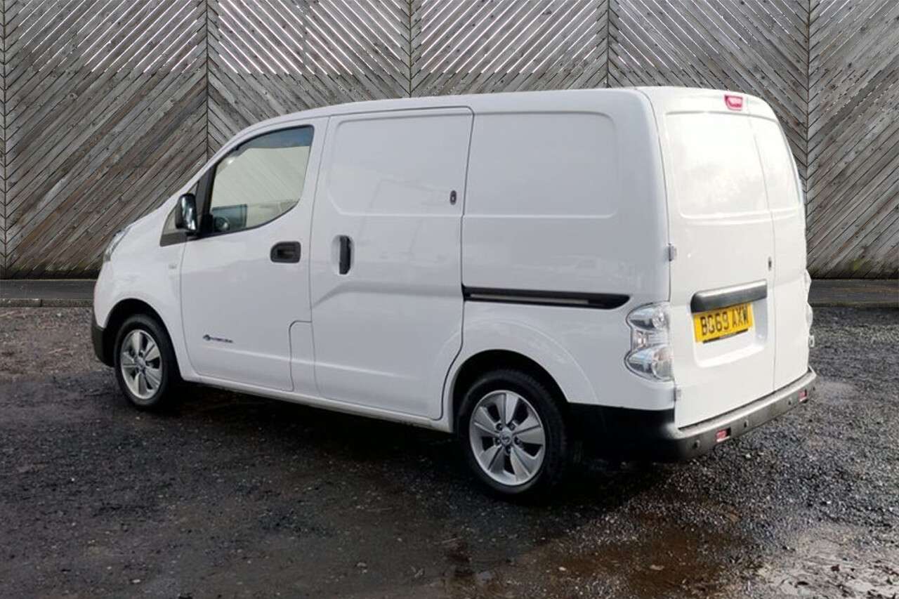 A 2020 NISSAN E-NV200 Tekna Panel Van 40 KWH 5dr Electric Auto SWB (Quick Charge) (109 ps) FREE 3 A 2020 NISSAN E-NV200 Tekna Panel Van 40 KWH 5dr Electric Auto SWB (Quick Charge) (109 ps) FREE 3