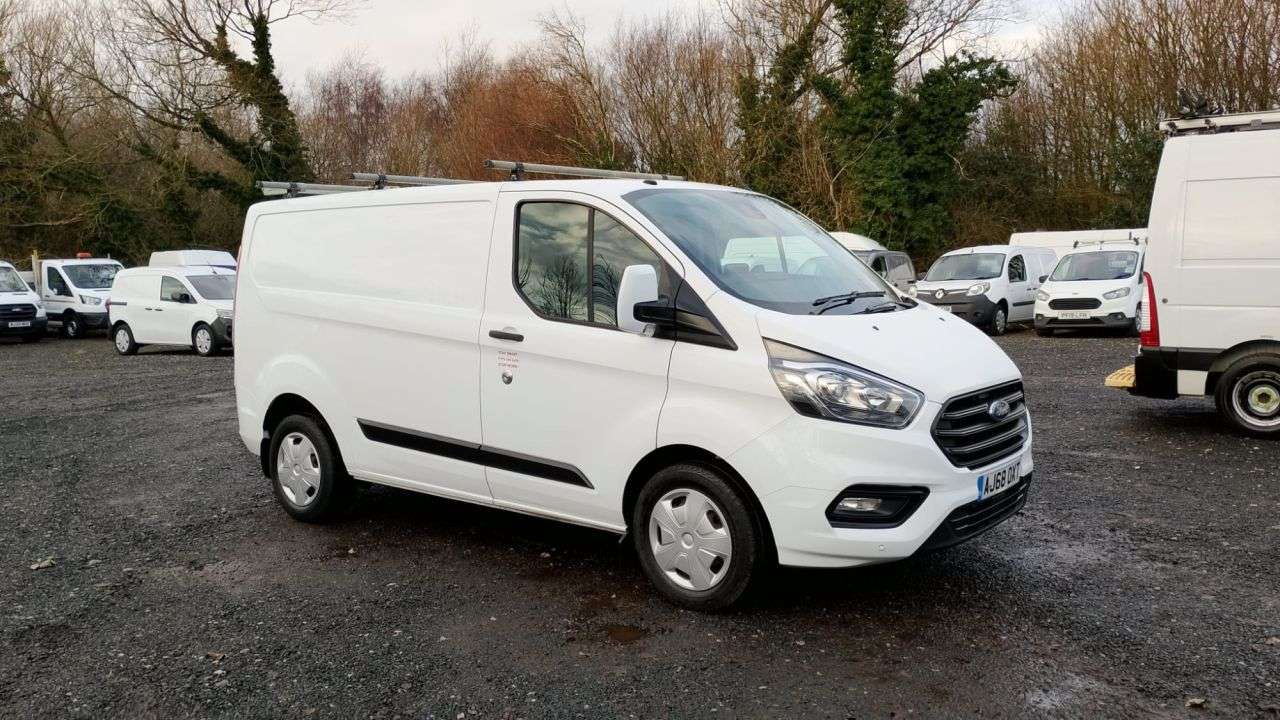 A 2018 FORD TRANSIT CUSTOM Transit Custom Trend L1 H1 340 TDCi 130 PS Presented in smart "Frozen White A 2018 FORD TRANSIT CUSTOM Transit Custom Trend L1 H1 340 TDCi 130 PS Presented in smart "Frozen White