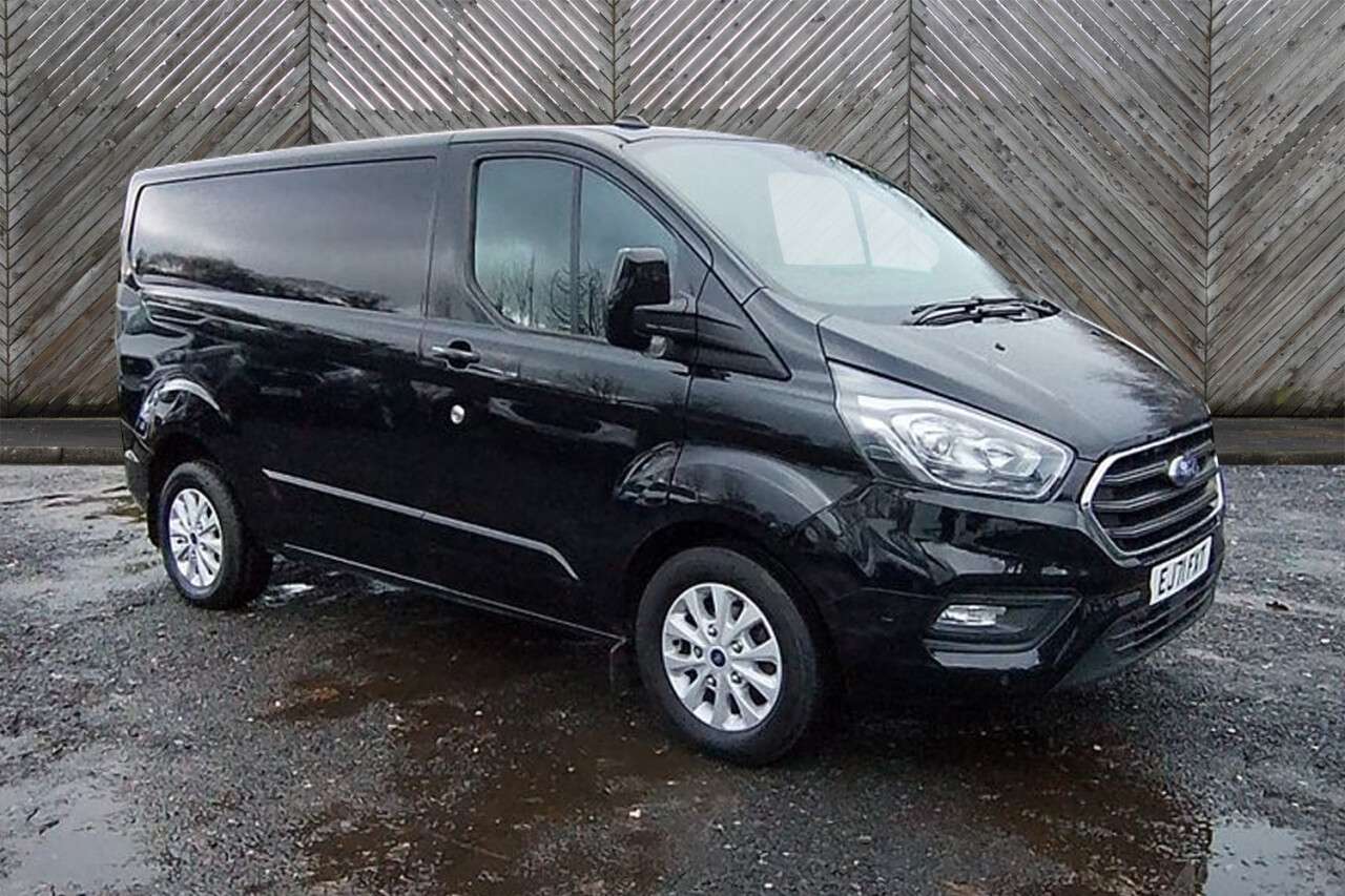 A 2021 FORD TRANSIT CUSTOM L1 H1 Limited Tdci 130 ps Automatic SWB FREE 3 YEAR WARRANTY COVER ON THIS A 2021 FORD TRANSIT CUSTOM L1 H1 Limited Tdci 130 ps Automatic SWB FREE 3 YEAR WARRANTY COVER ON THIS