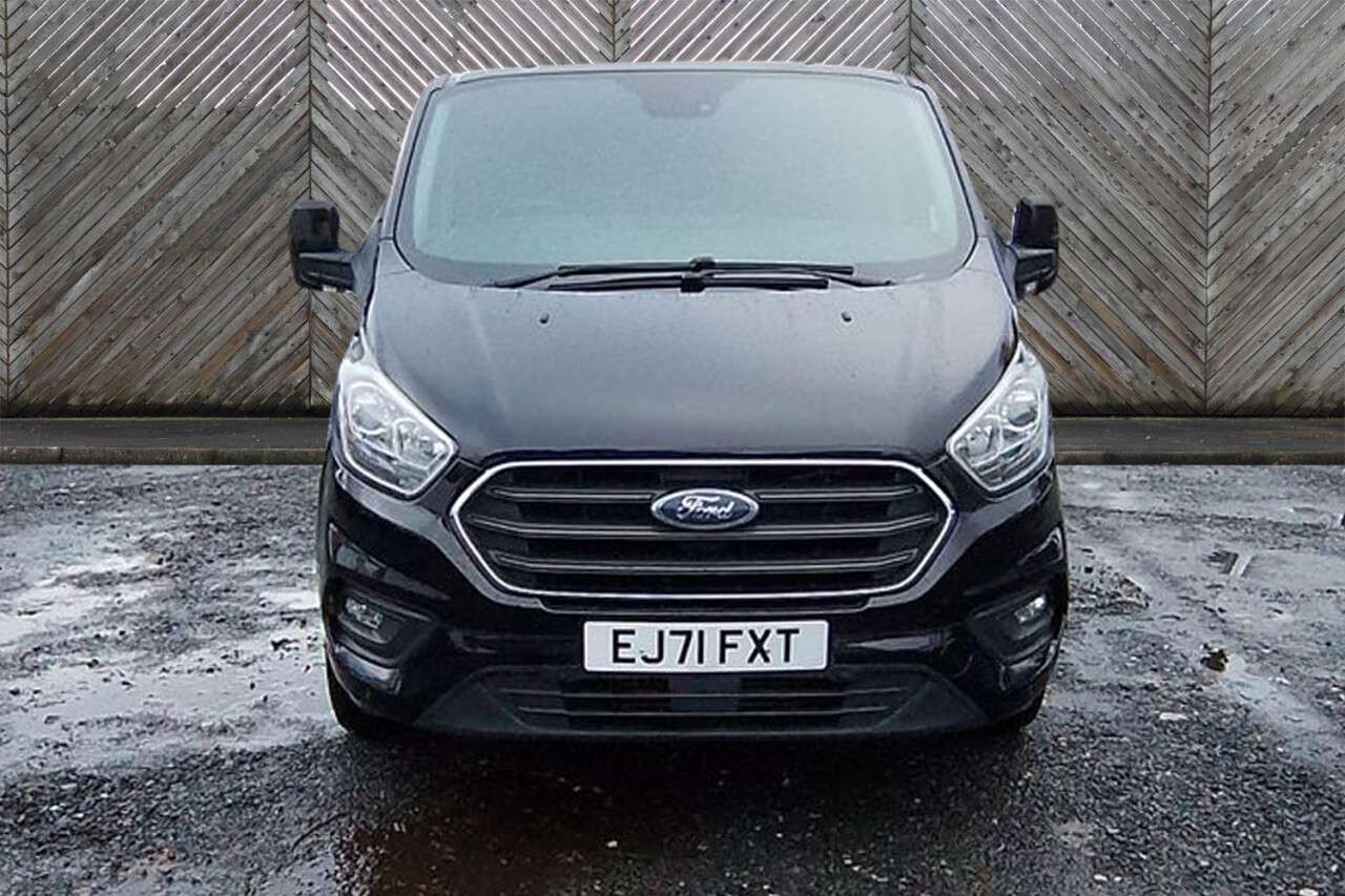 A 2021 FORD TRANSIT CUSTOM L1 H1 Limited Tdci 130 ps Automatic SWB FREE 3 YEAR WARRANTY COVER ON THIS A 2021 FORD TRANSIT CUSTOM L1 H1 Limited Tdci 130 ps Automatic SWB FREE 3 YEAR WARRANTY COVER ON THIS