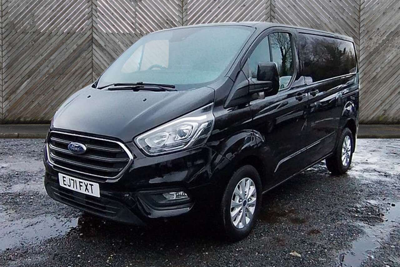A 2021 FORD TRANSIT CUSTOM L1 H1 Limited Tdci 130 ps Automatic SWB FREE 3 YEAR WARRANTY COVER ON THIS A 2021 FORD TRANSIT CUSTOM L1 H1 Limited Tdci 130 ps Automatic SWB FREE 3 YEAR WARRANTY COVER ON THIS