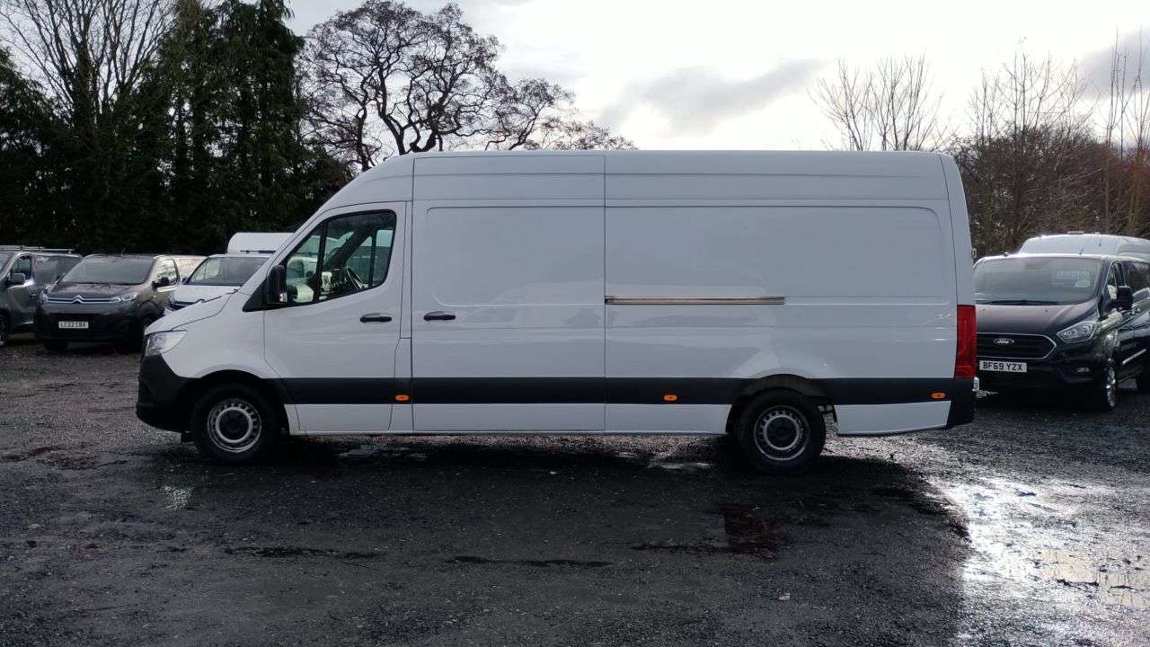 A 2020 MERCEDES-BENZ SPRINTER LWB High Roof 315 CDI Rear Wheel Drive L3 H2 FREE 3 YEAR WARRANTY COVER ON A 2020 MERCEDES-BENZ SPRINTER LWB High Roof 315 CDI Rear Wheel Drive L3 H2 FREE 3 YEAR WARRANTY COVER ON