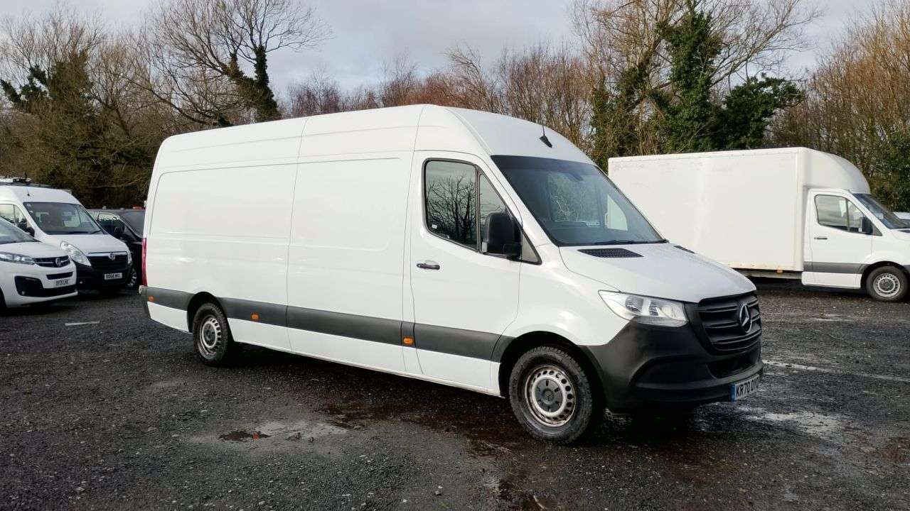 A 2020 MERCEDES-BENZ SPRINTER LWB High Roof 315 CDI Rear Wheel Drive L3 H2 FREE 3 YEAR WARRANTY COVER ON A 2020 MERCEDES-BENZ SPRINTER LWB High Roof 315 CDI Rear Wheel Drive L3 H2 FREE 3 YEAR WARRANTY COVER ON