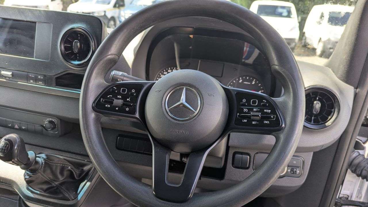 A 2020 MERCEDES-BENZ SPRINTER LWB High Roof 315 CDI Rear Wheel Drive L3 H2 FREE 3 YEAR WARRANTY COVER ON A 2020 MERCEDES-BENZ SPRINTER LWB High Roof 315 CDI Rear Wheel Drive L3 H2 FREE 3 YEAR WARRANTY COVER ON