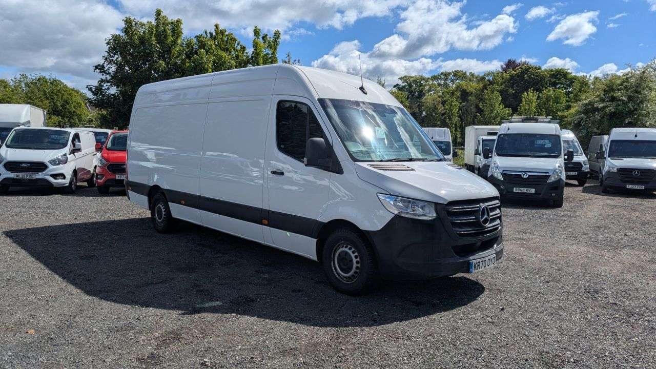 A 2020 MERCEDES-BENZ SPRINTER LWB High Roof 315 CDI Rear Wheel Drive L3 H2 FREE 3 YEAR WARRANTY COVER ON A 2020 MERCEDES-BENZ SPRINTER LWB High Roof 315 CDI Rear Wheel Drive L3 H2 FREE 3 YEAR WARRANTY COVER ON