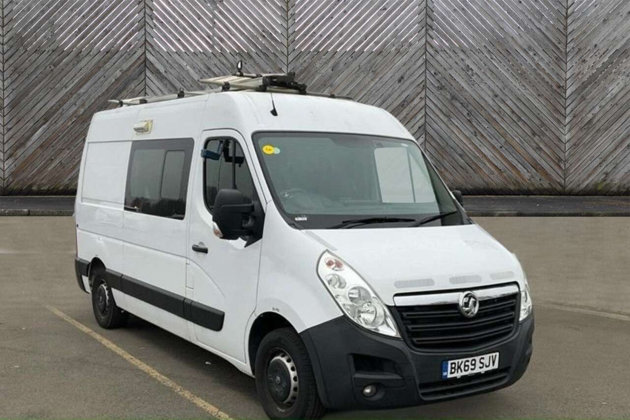 A 2020 VAUXHALL MOVANO L2 H2 Crew Van with Integrated Mess Unit With Air Conditioning Cdti 130 PS. A 2020 VAUXHALL MOVANO L2 H2 Crew Van with Integrated Mess Unit With Air Conditioning Cdti 130 PS.