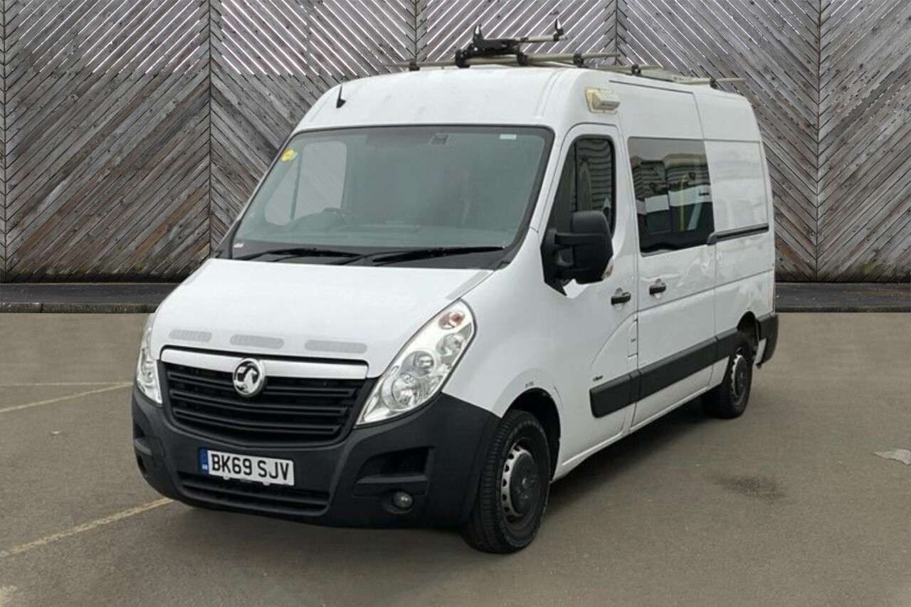 A 2020 VAUXHALL MOVANO L2 H2 Crew Van with Integrated Mess Unit With Air Conditioning Cdti 130 PS. A 2020 VAUXHALL MOVANO L2 H2 Crew Van with Integrated Mess Unit With Air Conditioning Cdti 130 PS.
