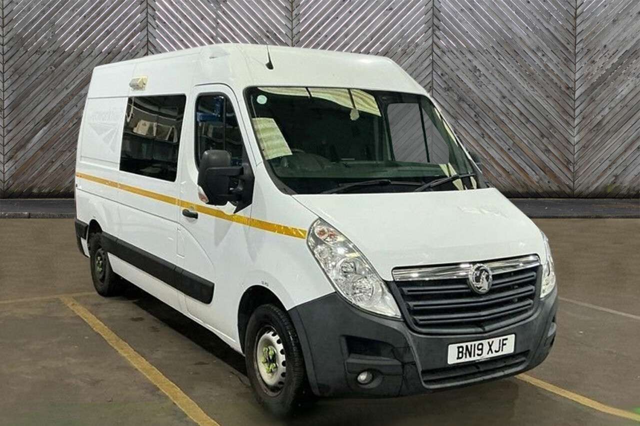 A 2019 VAUXHALL MOVANO L2 H2 Crew Van with Integrated Mess Unit With Air Conditioning Cdti 130 PS. A 2019 VAUXHALL MOVANO L2 H2 Crew Van with Integrated Mess Unit With Air Conditioning Cdti 130 PS.