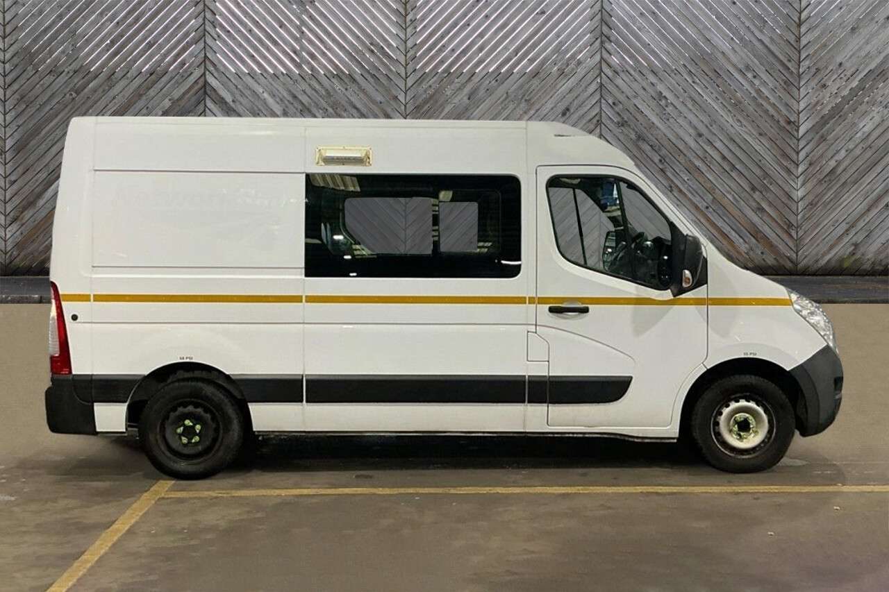 A 2019 VAUXHALL MOVANO L2 H2 Crew Van with Integrated Mess Unit With Air Conditioning Cdti 130 PS. A 2019 VAUXHALL MOVANO L2 H2 Crew Van with Integrated Mess Unit With Air Conditioning Cdti 130 PS.