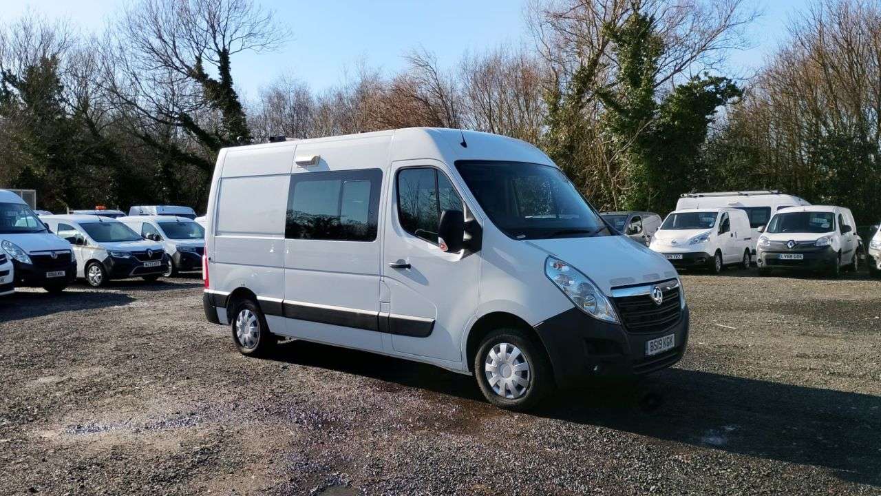 A 2019 VAUXHALL MOVANO VAUXHALL MOVANO L2 H2 WELFARE UNIT, ex-Network Rail vehicle with just 69,85 A 2019 VAUXHALL MOVANO VAUXHALL MOVANO L2 H2 WELFARE UNIT, ex-Network Rail vehicle with just 69,85