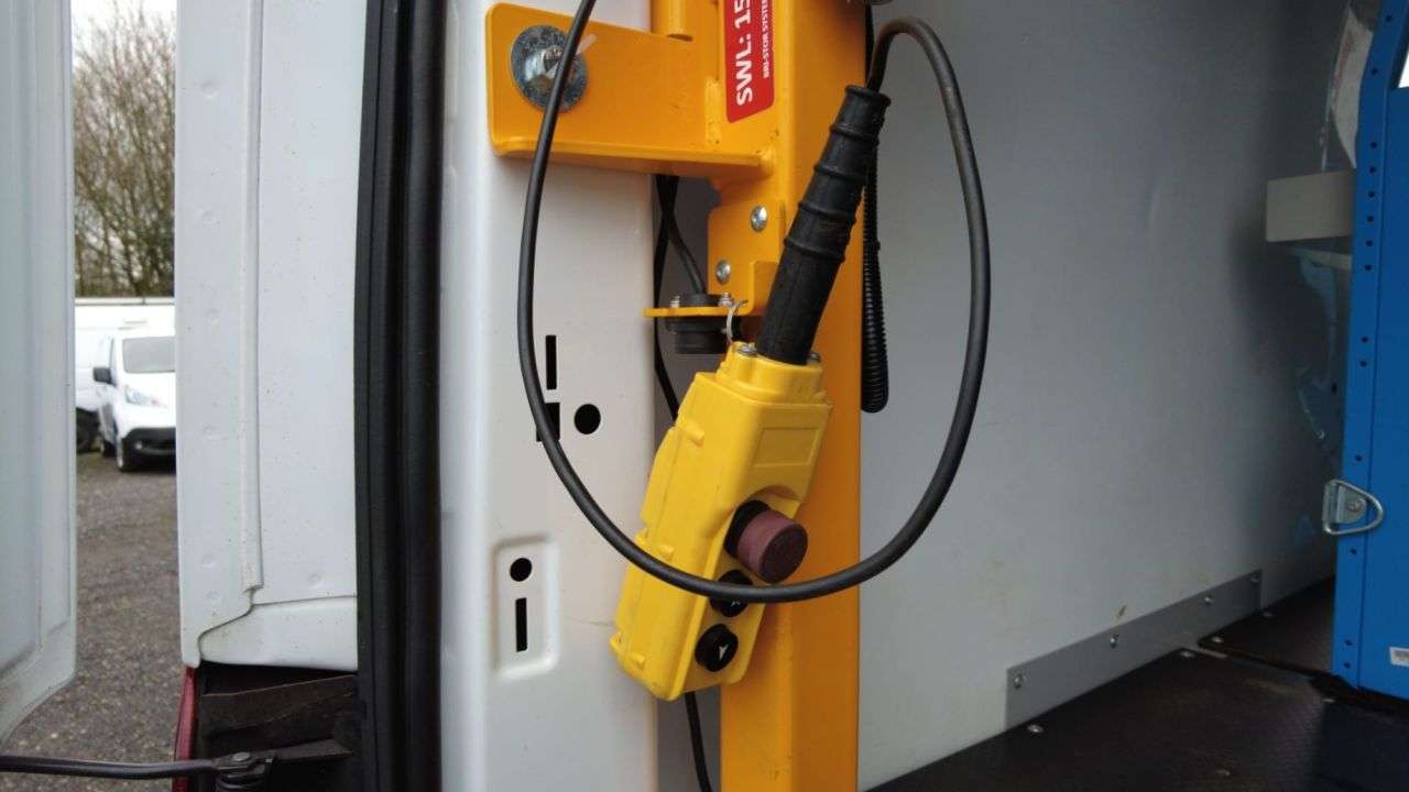 A 2018 FORD TRANSIT L2 H3 TDCI 130 PS MWB High Roof 350 FREE 3 YEAR WARRANTY COVER WITH THIS VA A 2018 FORD TRANSIT L2 H3 TDCI 130 PS MWB High Roof 350 FREE 3 YEAR WARRANTY COVER WITH THIS VA