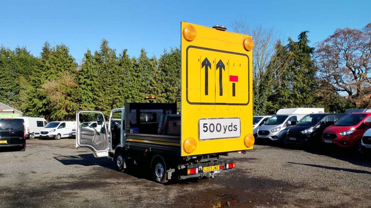 A 2023 ISUZU GRAFTER Tipper N35.125 SE Automatic . 1 Owner from New . Super Rare Auomatic . Low A 2023 ISUZU GRAFTER Tipper N35.125 SE Automatic . 1 Owner from New . Super Rare Auomatic . Low