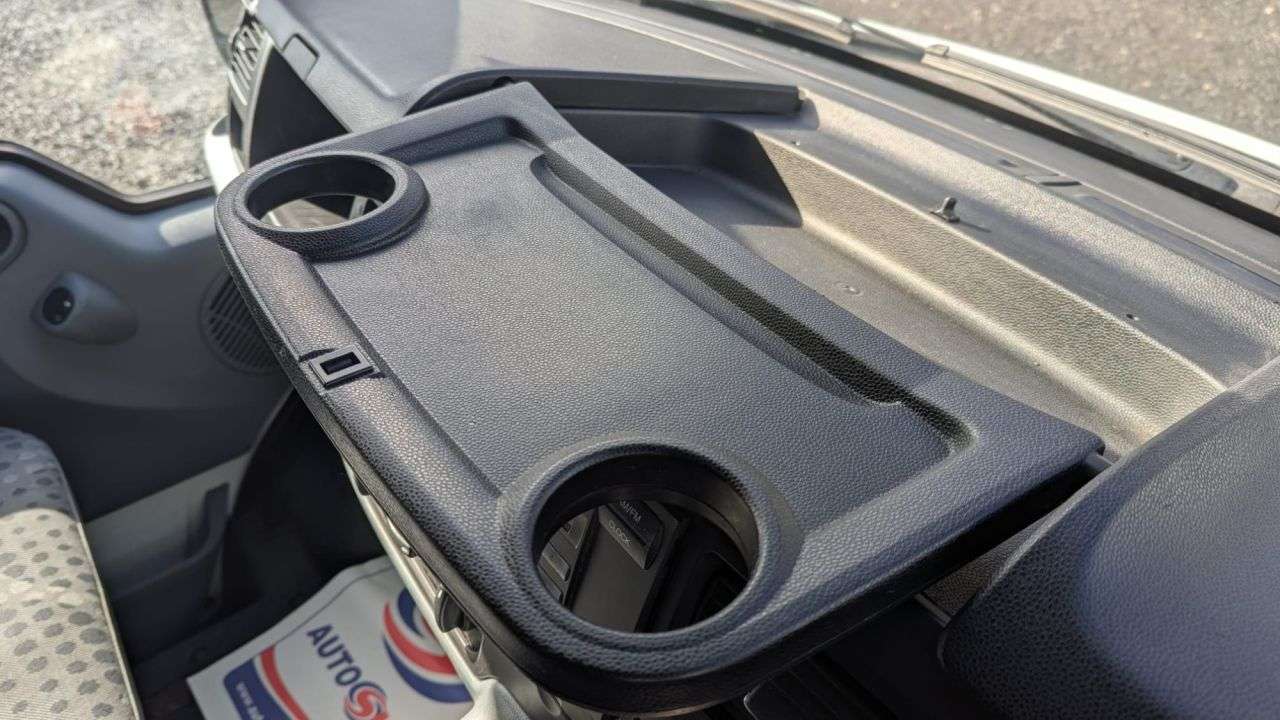 A 2014 FORD TRANSIT SWB Medium Roof Trend Tdci 100 PS With Electric Pack, Heated Screen , Side A 2014 FORD TRANSIT SWB Medium Roof Trend Tdci 100 PS With Electric Pack, Heated Screen , Side