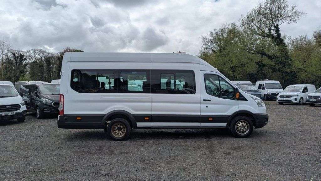 A 2015 FORD TRANSIT BUS LWB Minibus 17 Seat Tdci 460 TDCI 125 PS XLWB High Roof With Air Conditioning, A 2015 FORD TRANSIT BUS LWB Minibus 17 Seat Tdci 460 TDCI 125 PS XLWB High Roof With Air Conditioning,