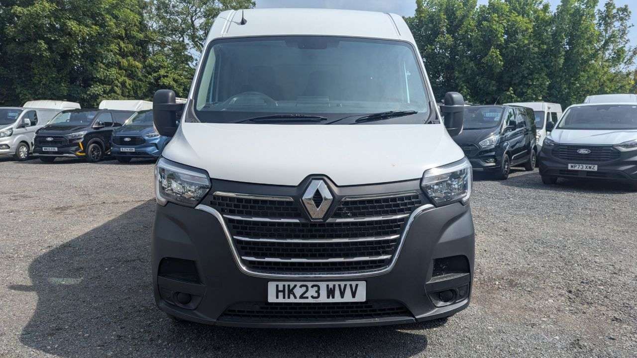 A 2023 RENAULT MASTER L3 H2 Business + Dci 135 PS LWB Medium Roof With Air Conditioning, Electric A 2023 RENAULT MASTER L3 H2 Business + Dci 135 PS LWB Medium Roof With Air Conditioning, Electric
