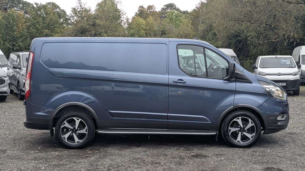 A 2021 FORD TRANSIT CUSTOM Active Limited L1 H1 Tdci 130 PS SWB 300 With Air Conditioning A 2021 FORD TRANSIT CUSTOM Active Limited L1 H1 Tdci 130 PS SWB 300 With Air Conditioning