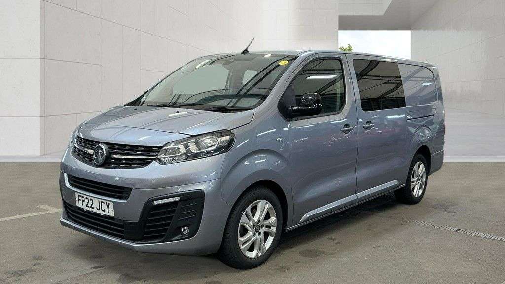A 2022 VAUXHALL VIVARO Crew Van Sportive Elite L2 H1 145 PS 2.0 Ltr Turbo D LWB Crew Van Double Ca A 2022 VAUXHALL VIVARO Crew Van Sportive Elite L2 H1 145 PS 2.0 Ltr Turbo D LWB Crew Van Double Ca