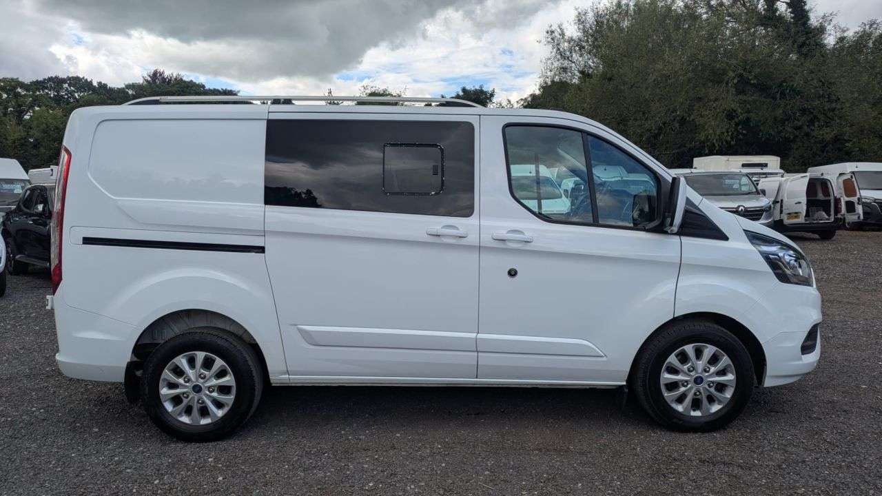 A 2021 FORD TRANSIT CUSTOM Crewvan Double Cab Limited L1 H1 Tdci 130 PS SWB With Air Conditioning, Ele A 2021 FORD TRANSIT CUSTOM Crewvan Double Cab Limited L1 H1 Tdci 130 PS SWB With Air Conditioning, Ele
