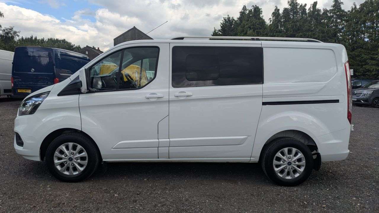 A 2021 FORD TRANSIT CUSTOM Crewvan Double Cab Limited L1 H1 Tdci 130 PS SWB With Air Conditioning, Ele A 2021 FORD TRANSIT CUSTOM Crewvan Double Cab Limited L1 H1 Tdci 130 PS SWB With Air Conditioning, Ele