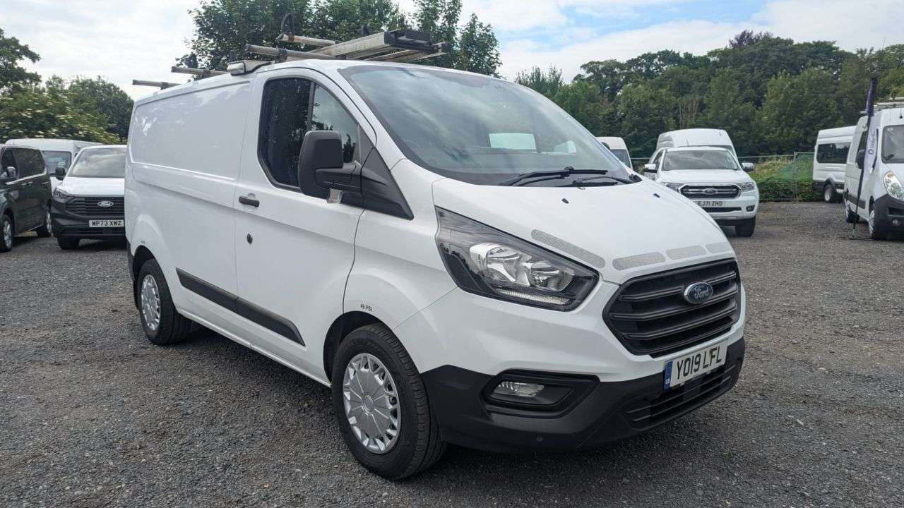 A 2019 FORD TRANSIT CUSTOM L1 H1 Tdci 105 PS SWB 320 With Air Conditioning, Electric Windows, Cruise C A 2019 FORD TRANSIT CUSTOM L1 H1 Tdci 105 PS SWB 320 With Air Conditioning, Electric Windows, Cruise C