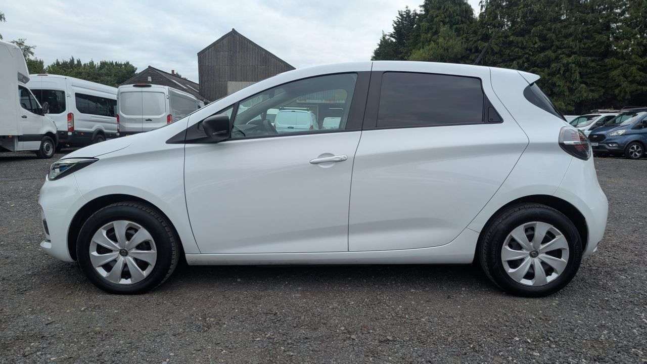 A 2022 RENAULT ZOE R110 EV50 52kWh Business Electric Auto Rapid Charge 107 bhp with Air Condit A 2022 RENAULT ZOE R110 EV50 52kWh Business Electric Auto Rapid Charge 107 bhp with Air Condit