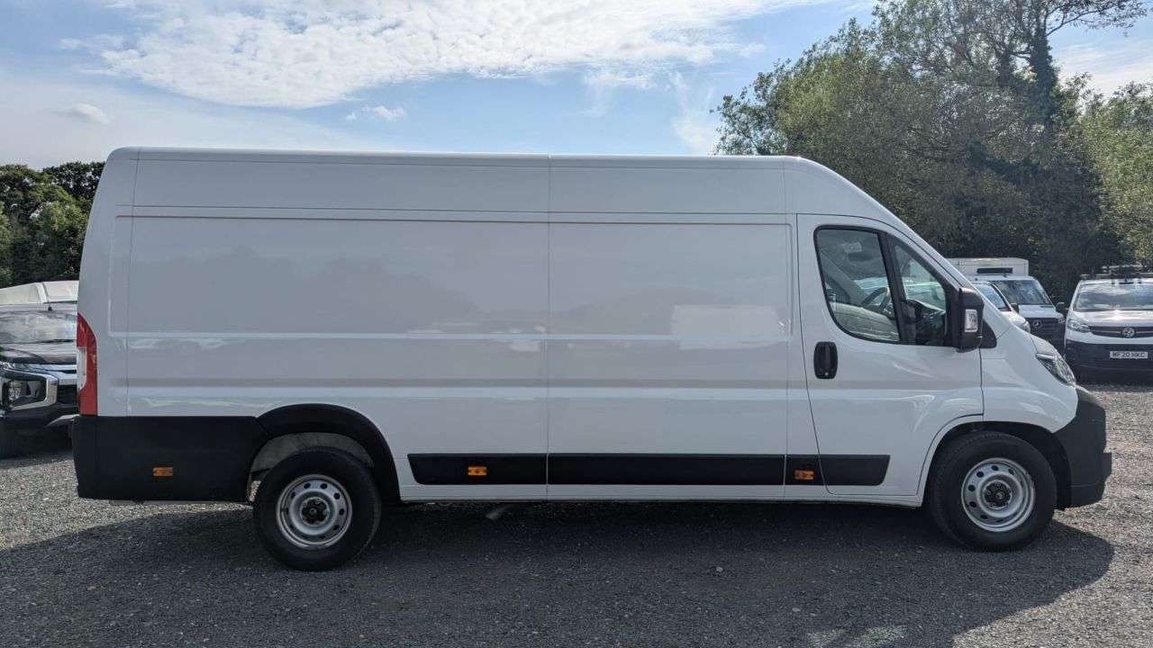 A 2024 CITROEN RELAY L4 H2 Enterprise Blu Hdi 140 PS Heavy XLWB High Roof With Air Conditioning, A 2024 CITROEN RELAY L4 H2 Enterprise Blu Hdi 140 PS Heavy XLWB High Roof With Air Conditioning,