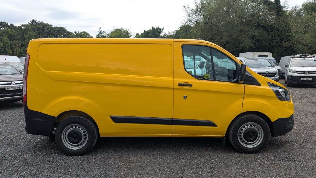 A 2022 FORD TRANSIT CUSTOM L1 H1 Tdci 130 PS SWB 340 Leader With Air Conditioning, Electric Pack, Rear A 2022 FORD TRANSIT CUSTOM L1 H1 Tdci 130 PS SWB 340 Leader With Air Conditioning, Electric Pack, Rear