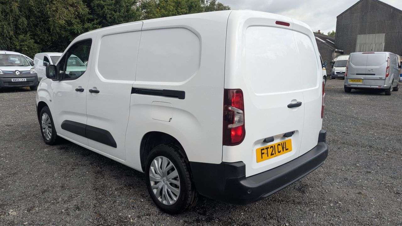 A 2021 PEUGEOT PARTNER Professional Long L2 100 PS Blue HDi 950 With Air Conidtioning, Electric Pa A 2021 PEUGEOT PARTNER Professional Long L2 100 PS Blue HDi 950 With Air Conidtioning, Electric Pa