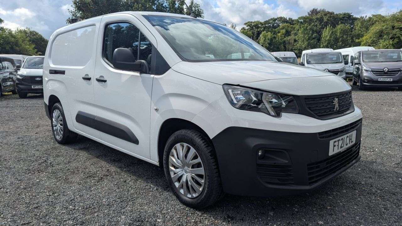A 2021 PEUGEOT PARTNER Professional Long L2 100 PS Blue HDi 950 With Air Conidtioning, Electric Pa A 2021 PEUGEOT PARTNER Professional Long L2 100 PS Blue HDi 950 With Air Conidtioning, Electric Pa