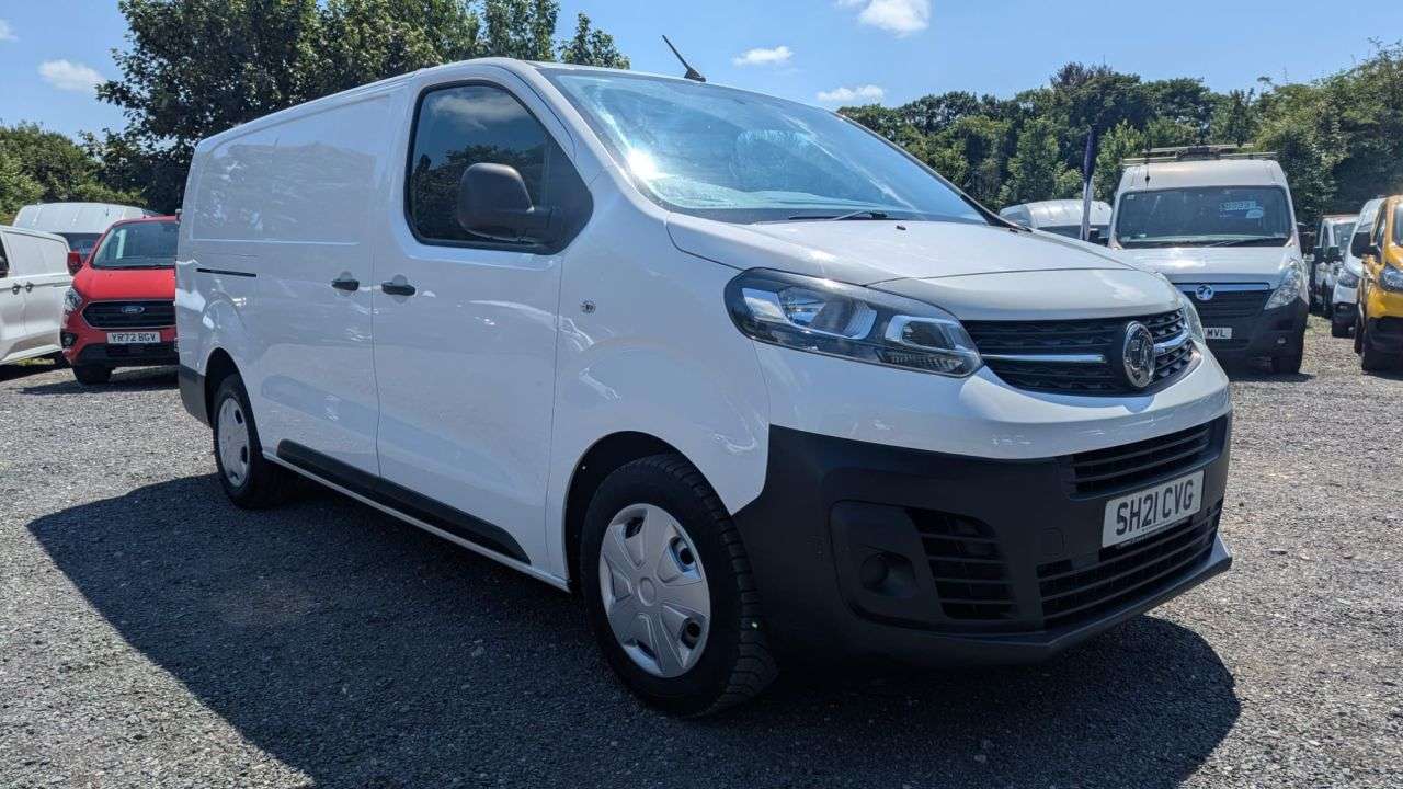 A 2021 VAUXHALL VIVARO L2 H1 Edition D Turbo 100 PS LWB 2900 With Electric windows, 6 Speed gearbo A 2021 VAUXHALL VIVARO L2 H1 Edition D Turbo 100 PS LWB 2900 With Electric windows, 6 Speed gearbo