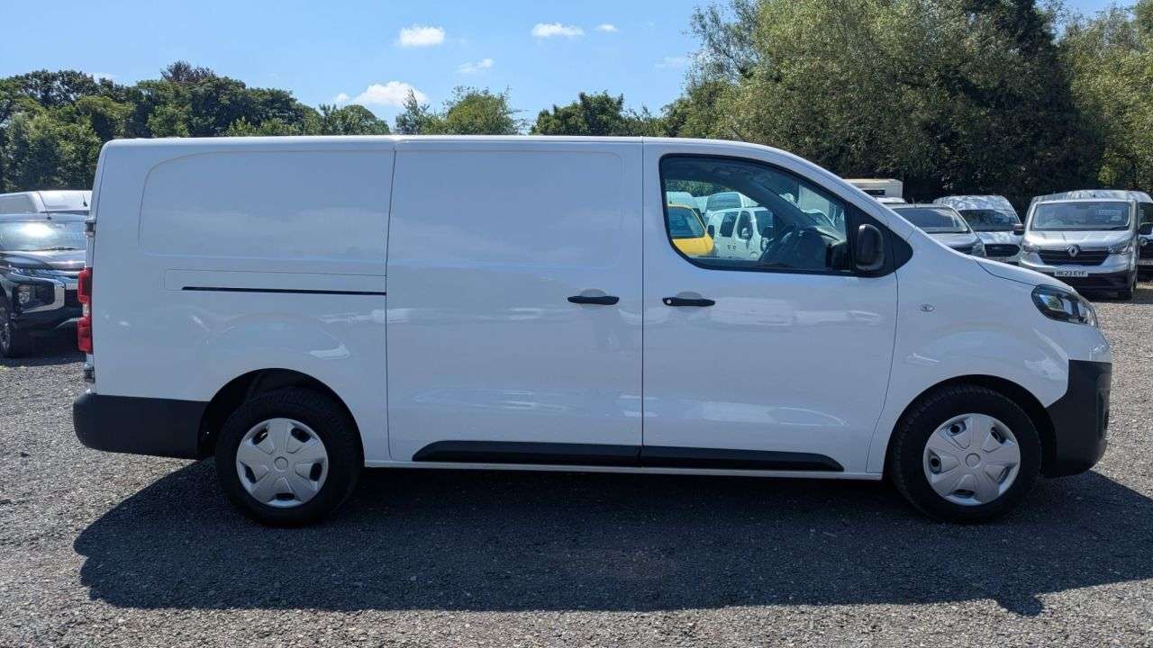 A 2021 VAUXHALL VIVARO L2 H1 Edition D Turbo 100 PS LWB 2900 With Electric windows, 6 Speed gearbo A 2021 VAUXHALL VIVARO L2 H1 Edition D Turbo 100 PS LWB 2900 With Electric windows, 6 Speed gearbo