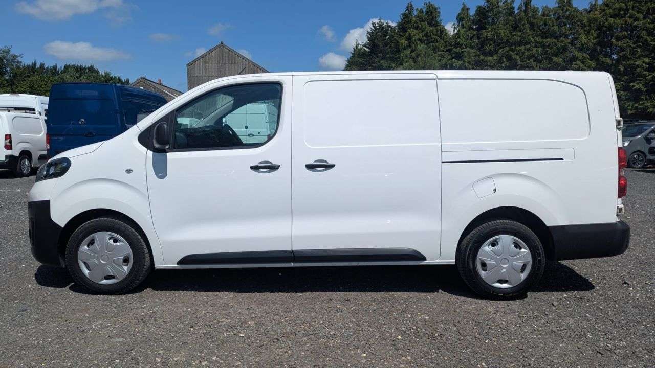 A 2021 VAUXHALL VIVARO L2 H1 Edition D Turbo 100 PS LWB 2900 With Electric windows, 6 Speed gearbo A 2021 VAUXHALL VIVARO L2 H1 Edition D Turbo 100 PS LWB 2900 With Electric windows, 6 Speed gearbo