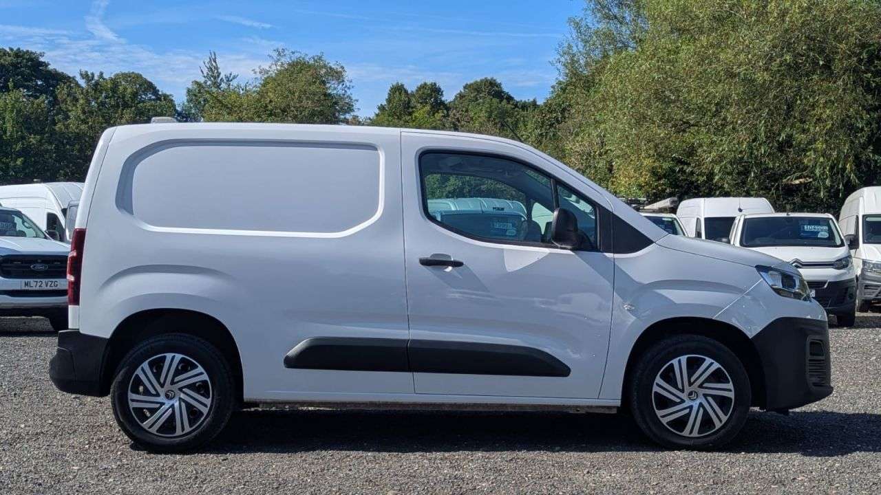 A 2023 CITROEN BERLINGO Enterprise Edition M Blue HDi 100 PS 1000 With Air Conditioning A 2023 CITROEN BERLINGO Enterprise Edition M Blue HDi 100 PS 1000 With Air Conditioning