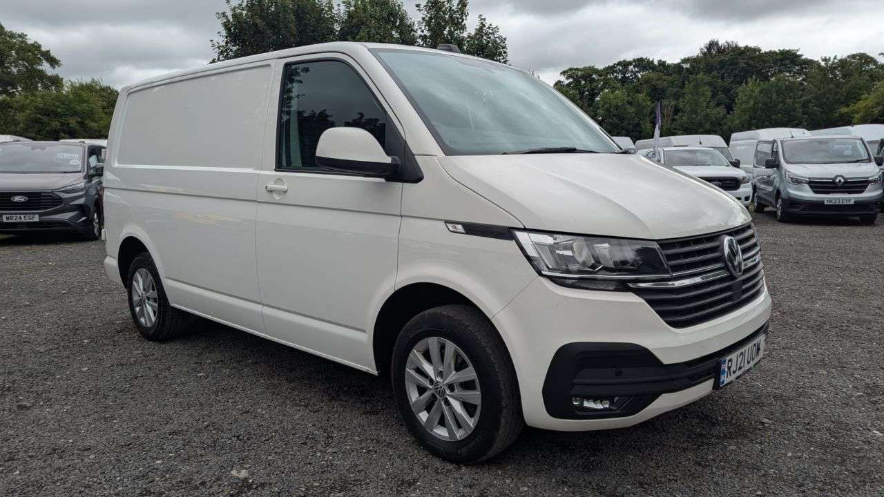 A 2021 VOLKSWAGEN TRANSPORTER Highline SWB 2.0 TDI T30 110 PS With Air Conditioning, Sat Nav, Electric Pa A 2021 VOLKSWAGEN TRANSPORTER Highline SWB 2.0 TDI T30 110 PS With Air Conditioning, Sat Nav, Electric Pa
