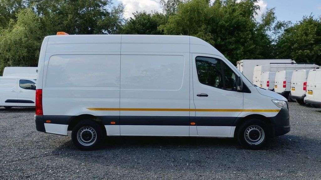 A 2021 MERCEDES-BENZ SPRINTER Sprinter 315 Cdi MWB High Roof Rear Wheel Drive . Exceptionally rare Merced A 2021 MERCEDES-BENZ SPRINTER Sprinter 315 Cdi MWB High Roof Rear Wheel Drive . Exceptionally rare Merced