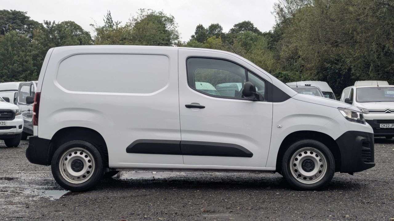 A 2023 CITROEN BERLINGO Enterprise Edition M Blue HDi 100 PS with Air Conditioining A 2023 CITROEN BERLINGO Enterprise Edition M Blue HDi 100 PS with Air Conditioining